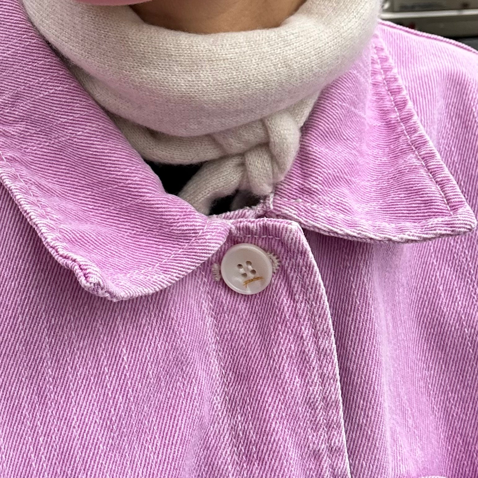 100% Cashmere triangle scarf - pearl