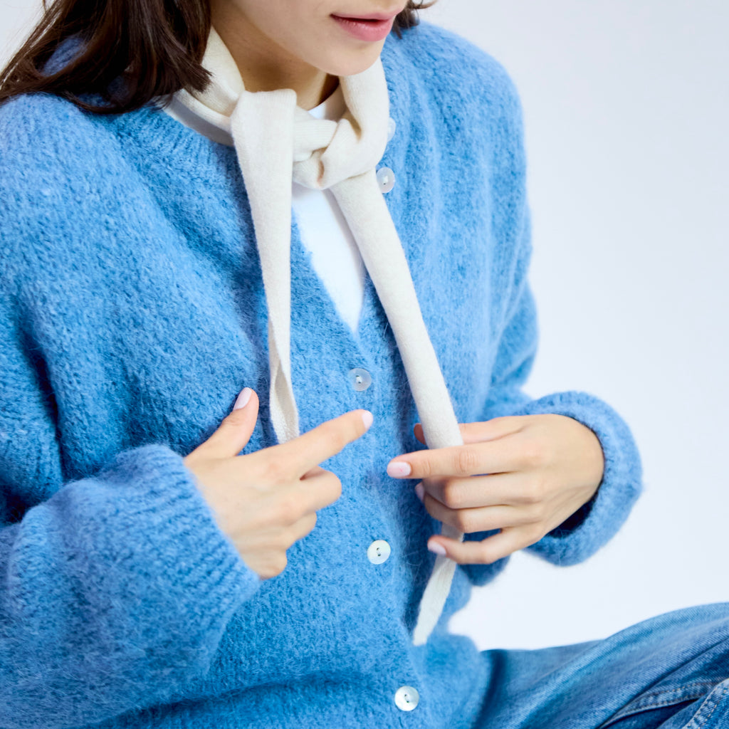 100% Cashmere triangle scarf - pearl